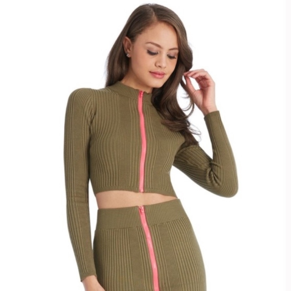 Niki Minaj sweater